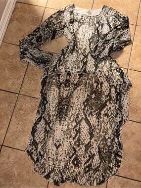 Women's Snake-Print Layered Peplum Tunic - Black & White